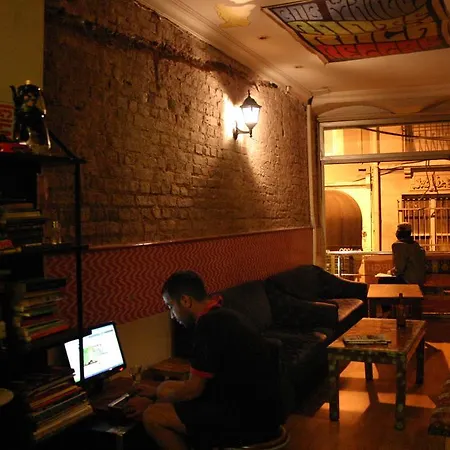 Mystic Simurgh Hostel بيت شباب